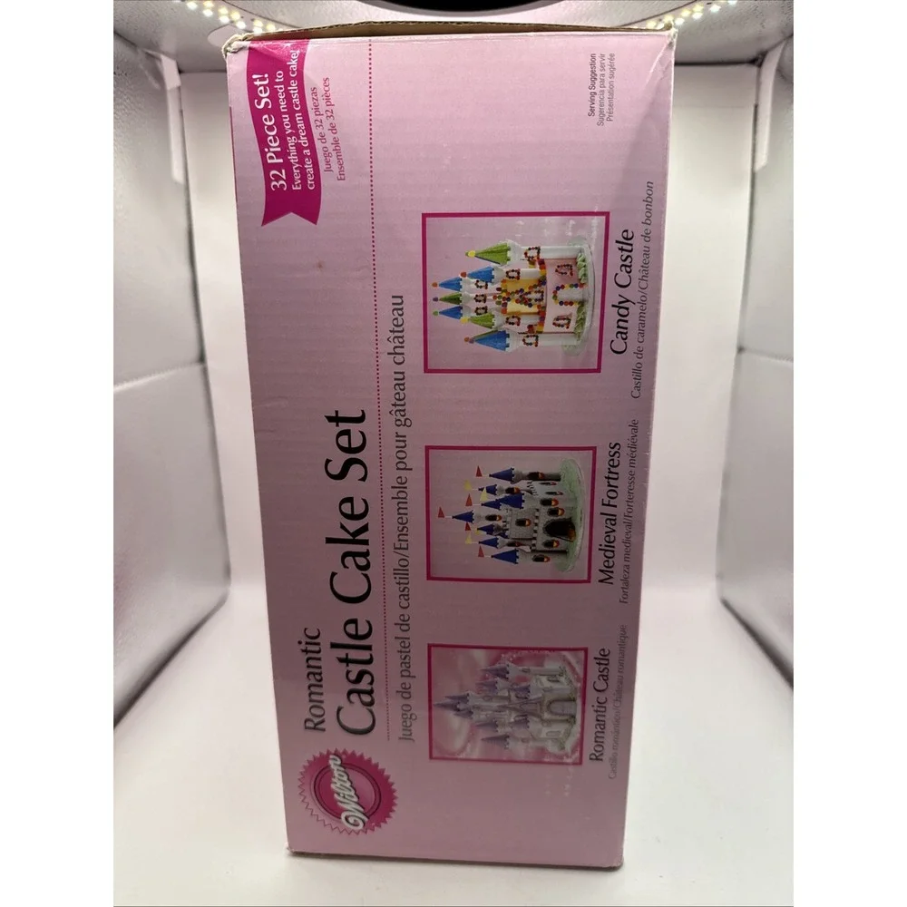 Wilton Romantic Castle Cake Decorating Set 32 Piece Complete Set. Brand New